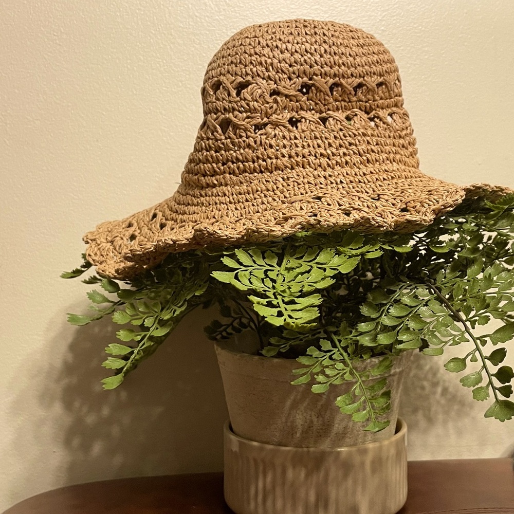 Look beyond cute, in this crotch straw sun hat 👒